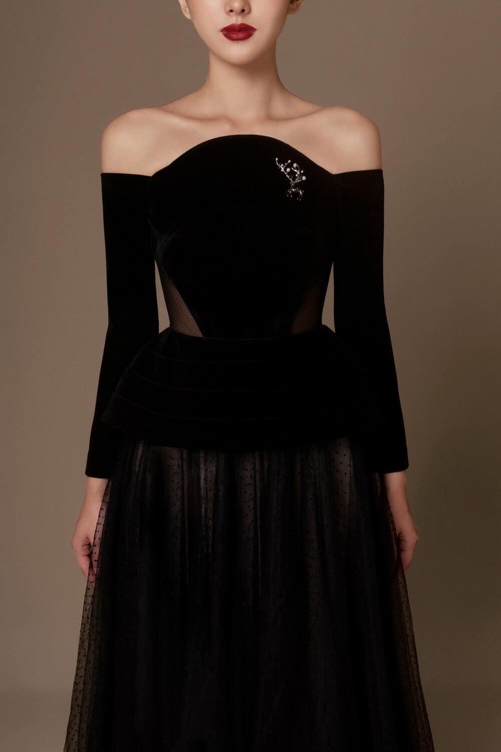 Women's Lunar Fit and Flare Cut-Out Velvet Midi Dress XS/S/M/L Black MEAN BLVD XS / Black Women's Lunar Fit and Flare Cut-Out Velvet Midi Dress XS/S/M/L Black MEAN BLVD XS / Black