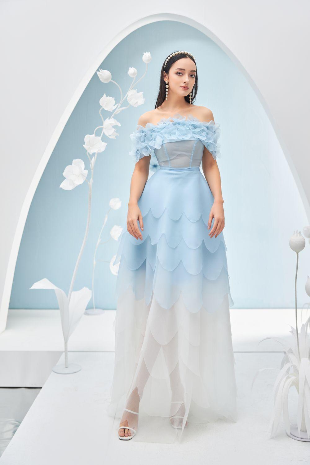 Maitreyi Fit and Flare Off-Shoulder Organza Maxi Dress, XS / White&Blue Maitreyi Fit and Flare Off-Shoulder Organza Maxi Dress, XS / White&Blue