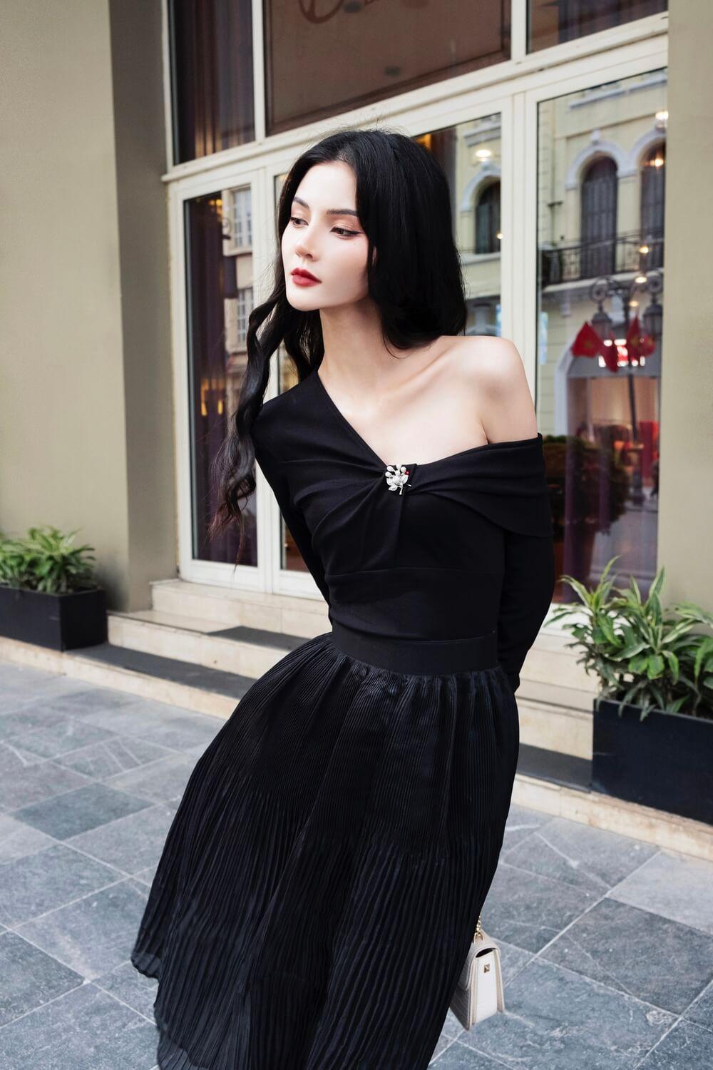 Molly Straight Asymmetric Neck Jersey Knit Top MEAN BLVD