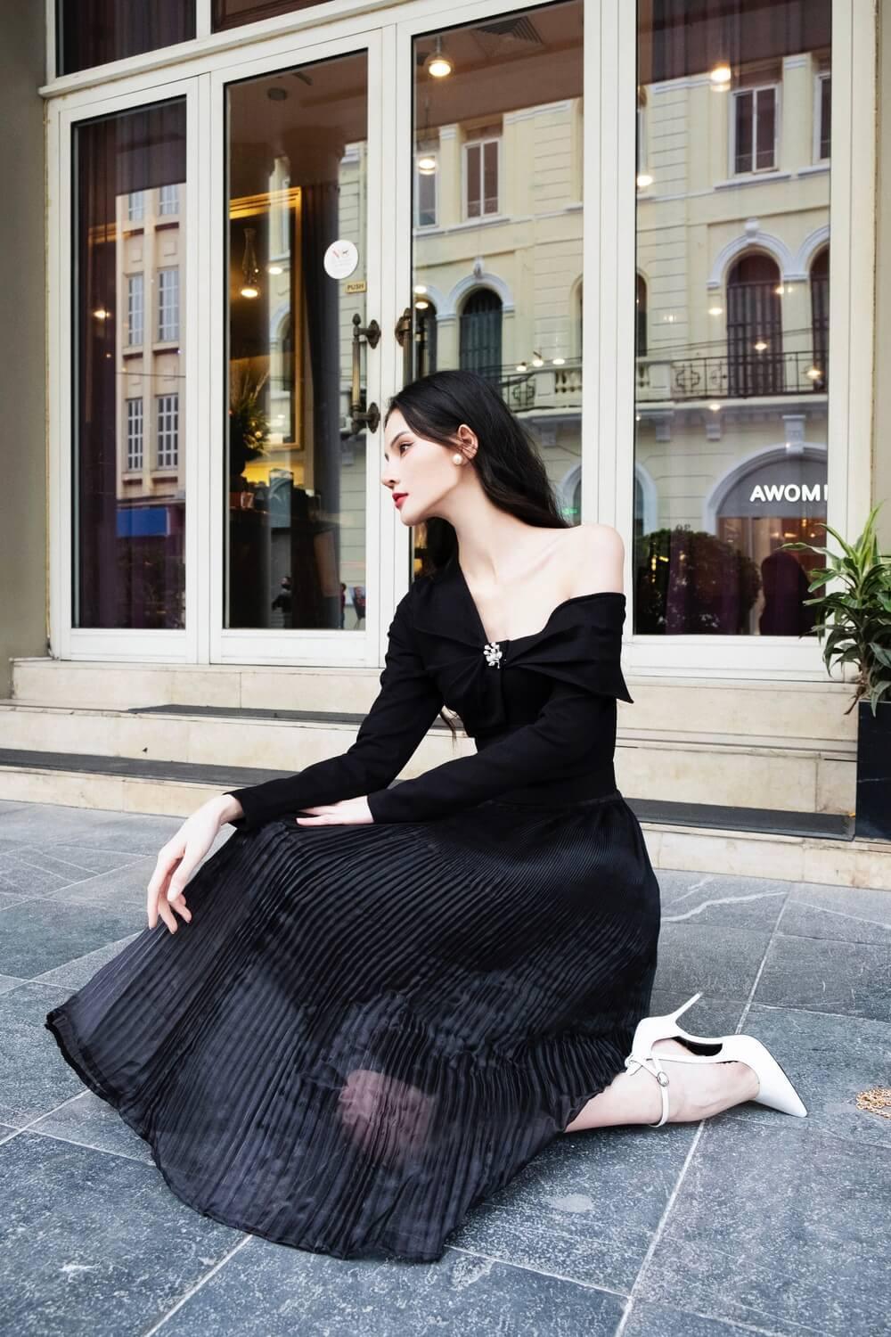 Molly Straight Asymmetric Neck Jersey Knit Top MEAN BLVD