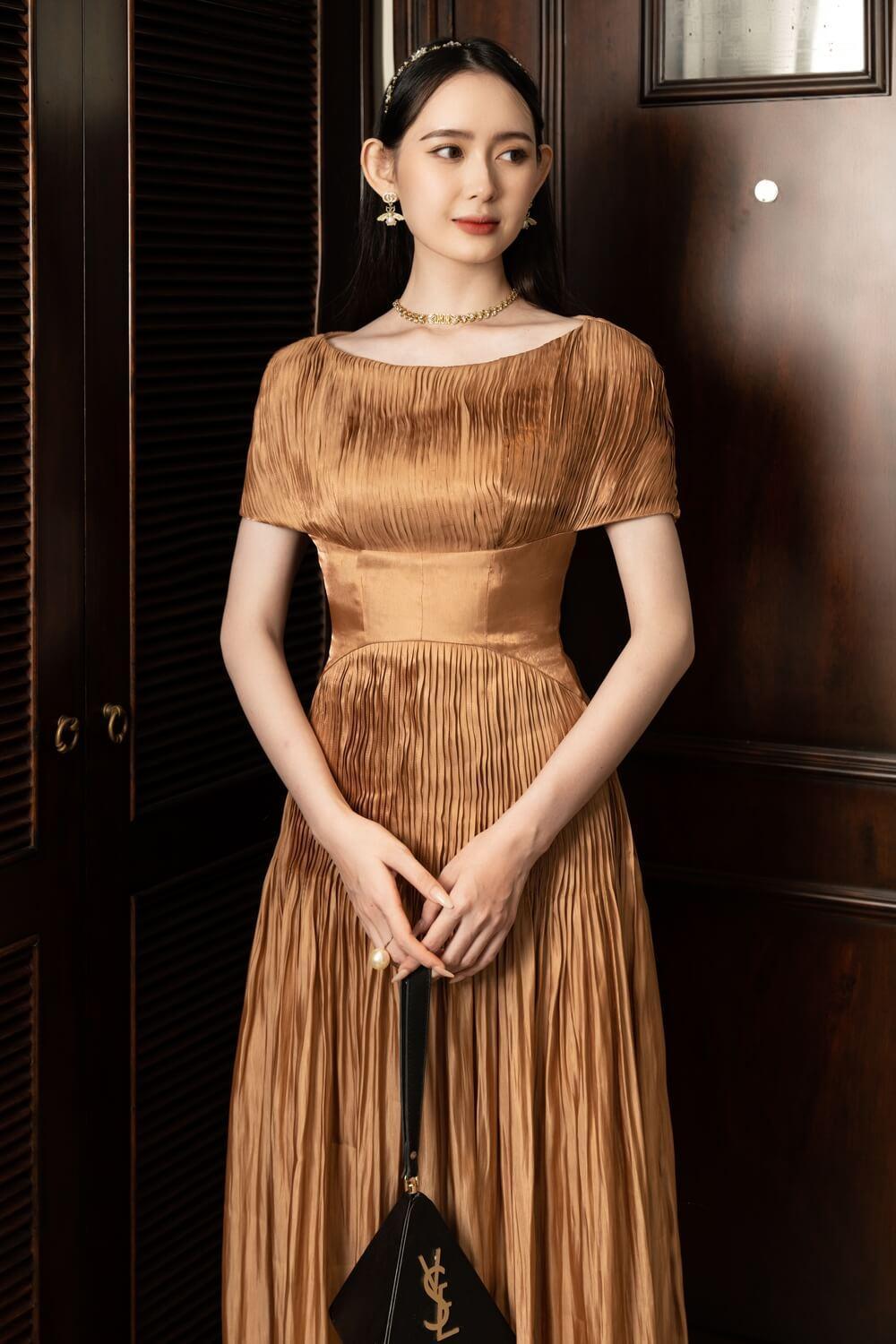 Women's Pugh Gathered Boat Neck Silk Midi Dress XS/S/M/L/XL Brown MEAN BLVD M / Brown Women's Pugh Gathered Boat Neck Silk Midi Dress XS/S/M/L/XL Brown MEAN BLVD M / Brown