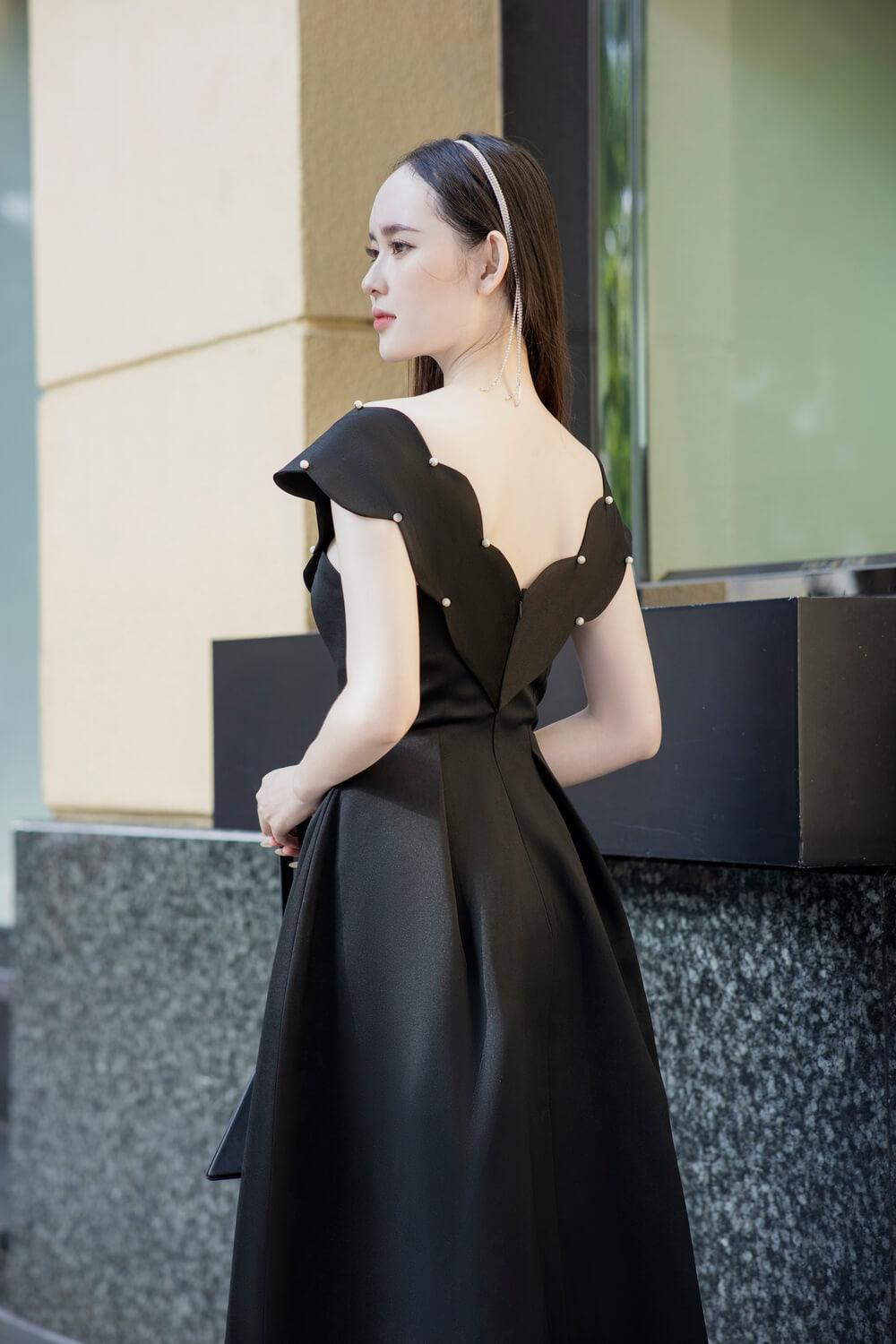 Reilly V-Neck Dress MEAN BLVD