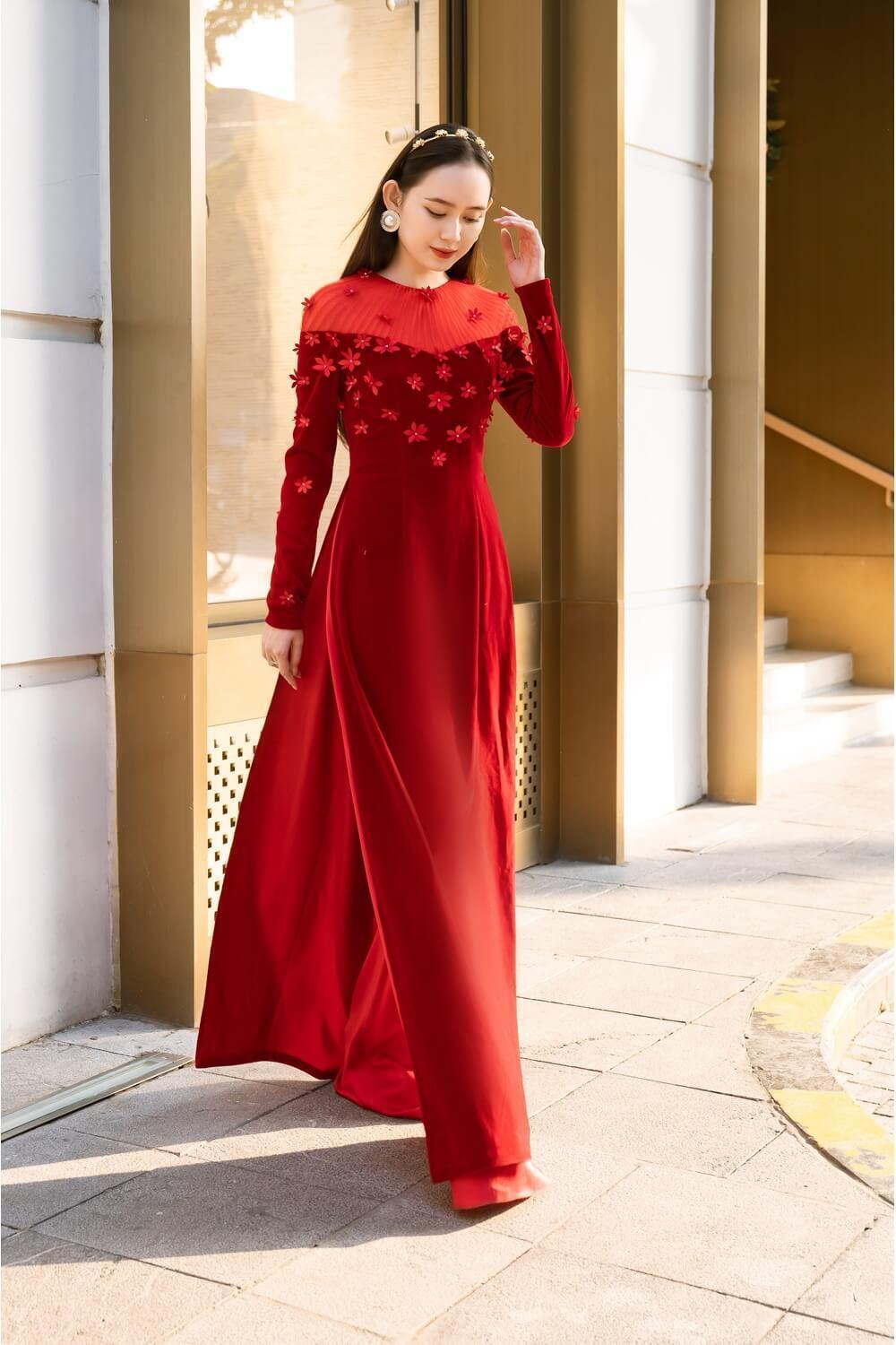 Remi Fitted Flower Applique Velvet Long Length Ao Dai MEAN BLVD