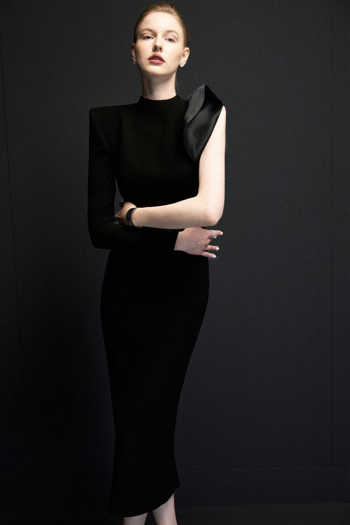 Rhea Sheath Asymmetric Sleeved Crepe Midi Dress | MEAN BLVD
