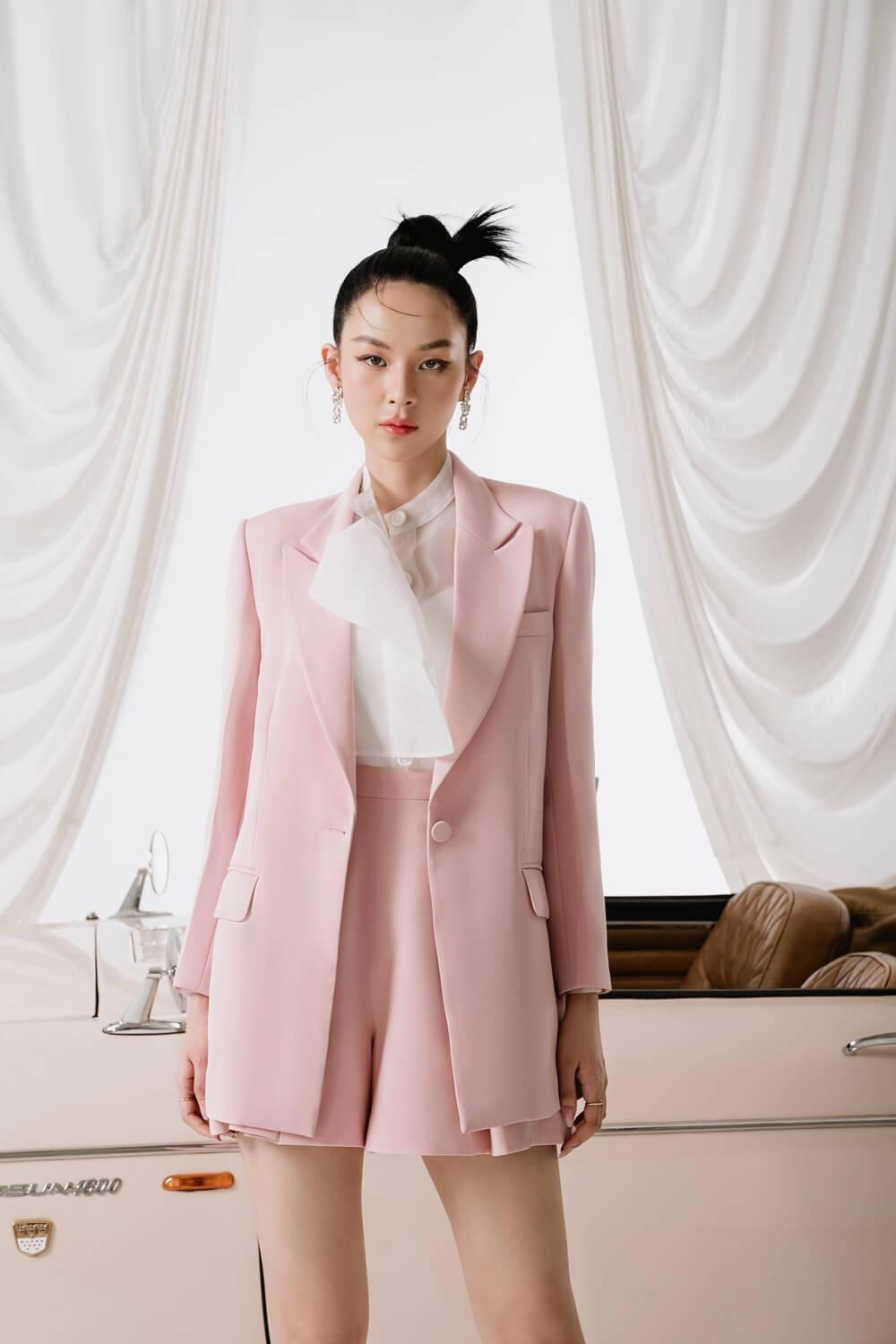 Sophie Structured Long Sleeved Diamond Spandex Blazer MEAN BLVD