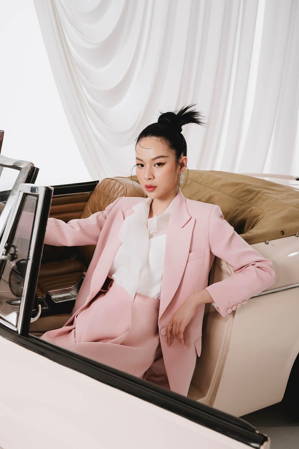 Sophie Structured Long Sleeved Diamond Spandex Blazer MEAN BLVD